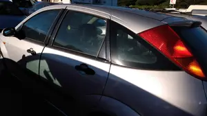 FORD FOCUS BERLINA (CAK) foto 20
