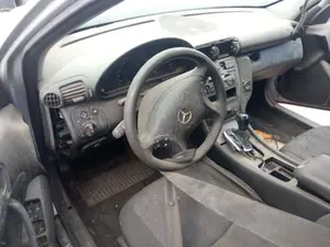 MERCEDES-BENZ CLASE C (BM 203) BERLINA foto 5
