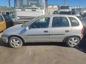 OPEL CORSA B foto 1