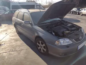 TOYOTA AVENSIS VERSO (M20) foto 5