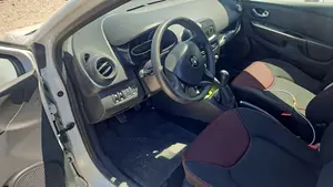 RENAULT CLIO IV foto 4