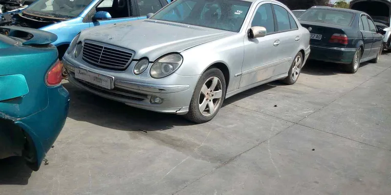 MERCEDES-BENZ CLASE E (BM 211) BERLINA