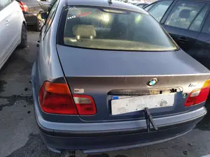 BMW SERIE 3 BERLINA (E46) foto 6