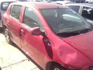 DACIA SANDERO foto 12