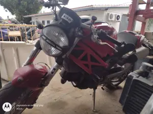 DUCATI MONSTER 1100 foto 3