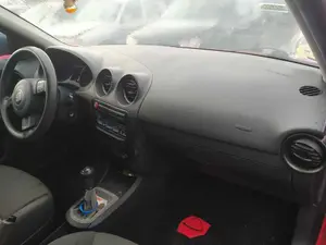 SEAT IBIZA (6L1) foto 2