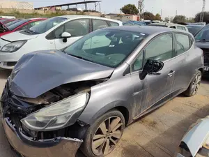RENAULT CLIO IV foto 2