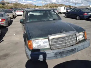 MERCEDES-BENZ CLASE 124 (BM 124) BERLINA foto 1