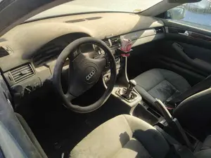 AUDI A6 BERLINA (4B2) foto 5