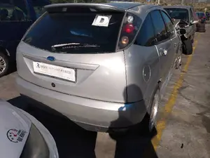 FORD FOCUS BERLINA (CAK) foto 2