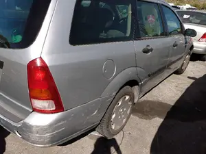FORD FOCUS BERLINA (CAK) foto 4