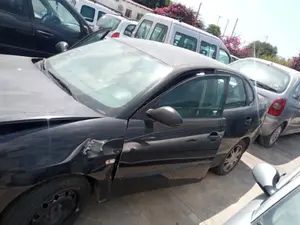 SEAT CORDOBA BERLINA (6L2) foto 4