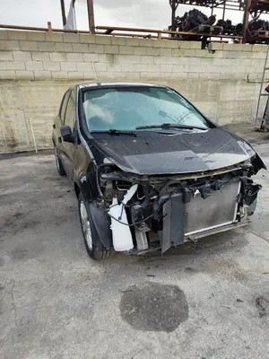 RENAULT CLIO III foto 2