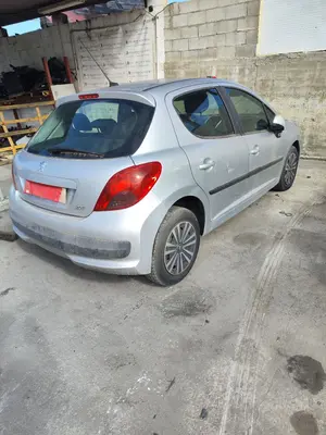 PEUGEOT 207 foto 6