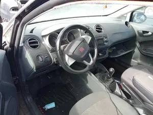SEAT IBIZA BERLINA (6J5) foto 2