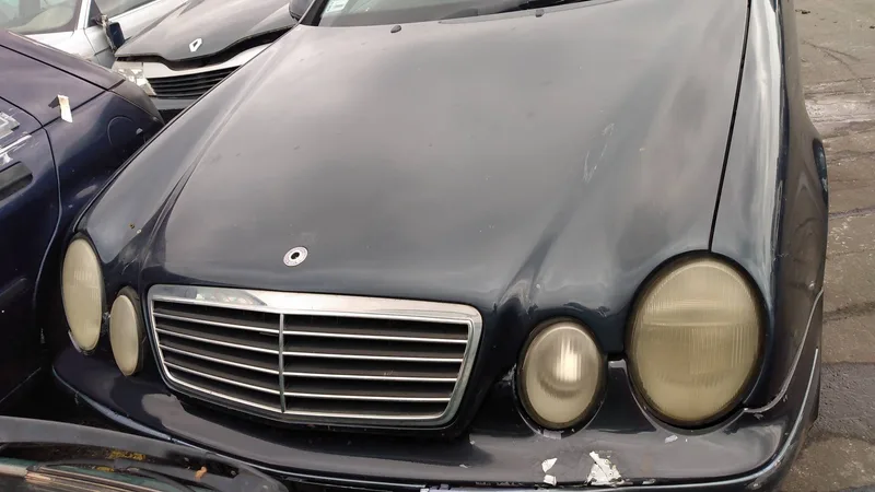 MERCEDES-BENZ CLK (BM 208) COUPE