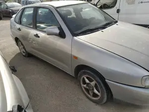 SEAT CORDOBA BERLINA (6K2) foto 3