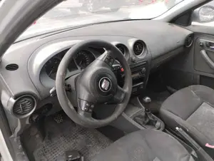 SEAT IBIZA (6L1) foto 5