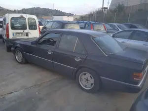 MERCEDES-BENZ CLASE 124 (BM 124) BERLINA foto 5