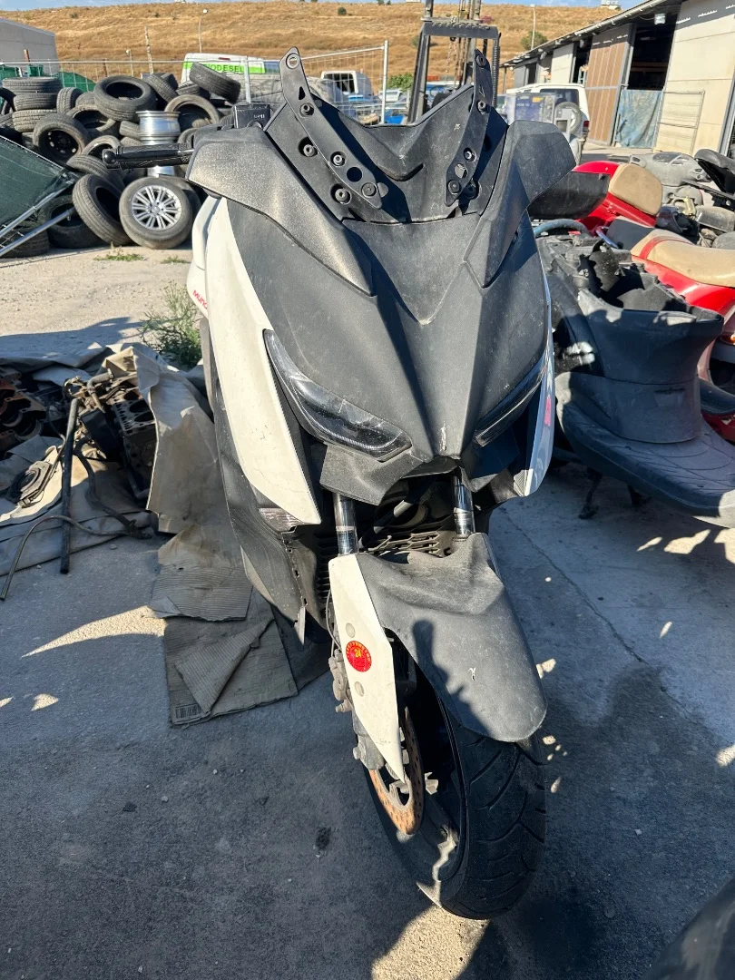 YAMAHA X-MAX 300