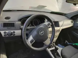 OPEL ASTRA H BERLINA foto 11