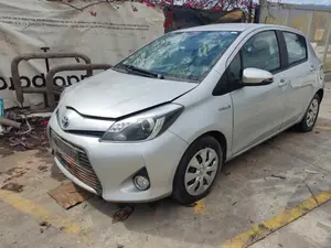 TOYOTA YARIS (P13) foto 7