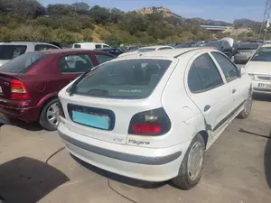 RENAULT MEGANE I FASE 2 BERLINA (BA0) foto 3