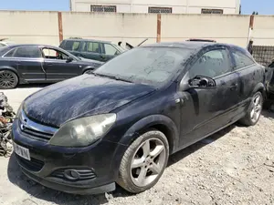 OPEL ASTRA H GTC foto 1
