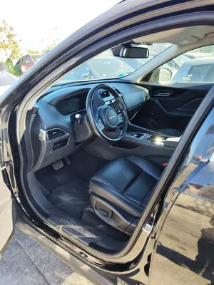 JAGUAR F-PACE foto 3