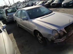 MERCEDES-BENZ CLASE E (BM 210) BERLINA foto 6