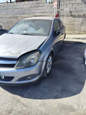 OPEL ASTRA H GTC foto 3