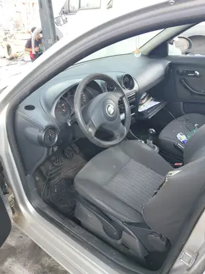 SEAT CORDOBA BERLINA (6L2) foto 7