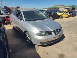 SEAT IBIZA (6L1) foto 3