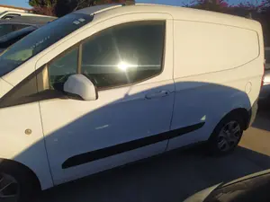 FORD TRANSIT COURIER (C4A) foto 11