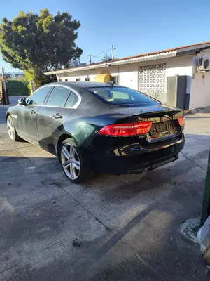 JAGUAR XE foto 5