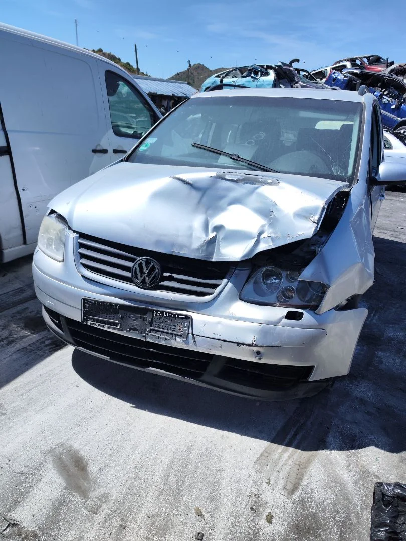 VOLKSWAGEN TOURAN (1T1)