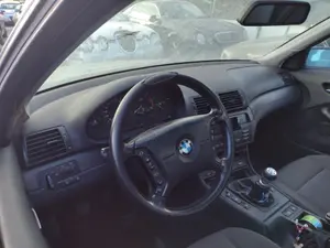 BMW SERIE 3 BERLINA (E46) foto 4