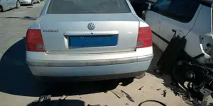 VOLKSWAGEN PASSAT BERLINA (3B2) foto 7