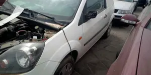 FORD FIESTA (CBK) foto 5