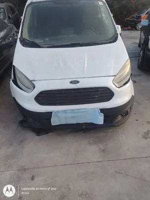 FORD TRANSIT COURIER (C4A) foto 1