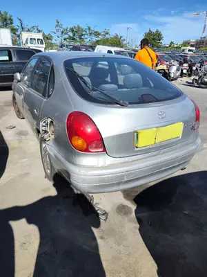 TOYOTA COROLLA (E11) foto 5