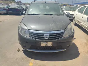 DACIA SANDERO foto 1