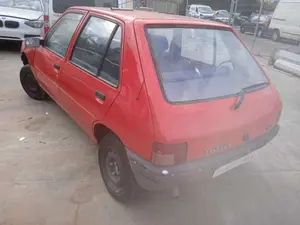 PEUGEOT 205 BERLINA foto 5
