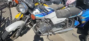 SUZUKI GSX 400 (1985-1989) foto 2