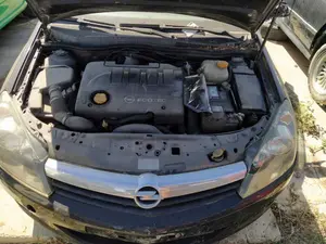 OPEL ASTRA H GTC foto 4