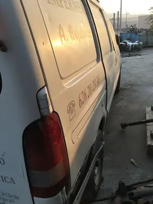 NISSAN VANETTE CARGO foto 6