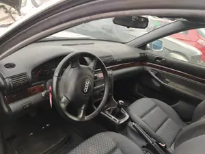 AUDI A4 BERLINA (B5) foto 4