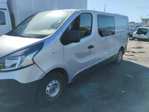 RENAULT TRAFIC III FURGÓN foto 8