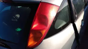 FORD FOCUS BERLINA (CAK) foto 9