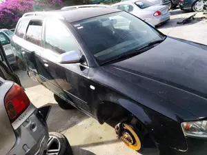 AUDI A4 AVANT (8E) foto 5